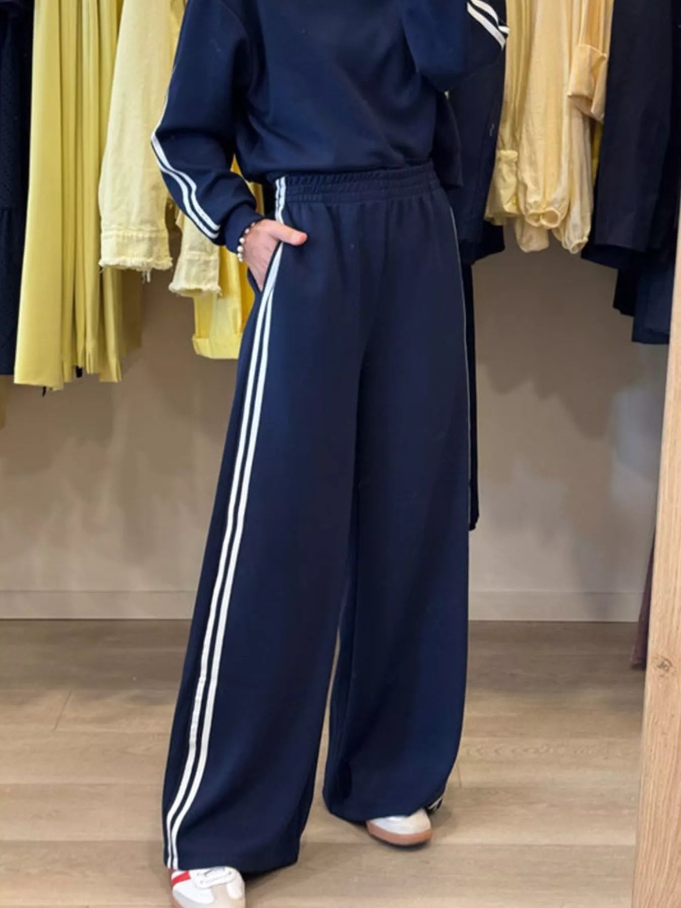 Striped Detail Crewneck Top and Elastic Sweatpants Set | Outfit Sets Top and Pants Set from PHUNKYN